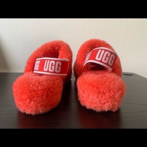 Ugg WOMENS FLUFF YEAH SLIDE SLIPPER SIZE 9 NEW AUTHENTIC - Picture 2 of 6